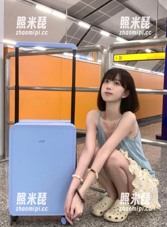17c吃瓜 登录17c吃瓜,感觉自己瞬间变成了八卦达人,心里默默狂欢。