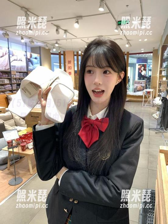 51吃瓜网 51吃瓜网网页里的瓜,比我早起的理由还诱人,难得的早晨啊!