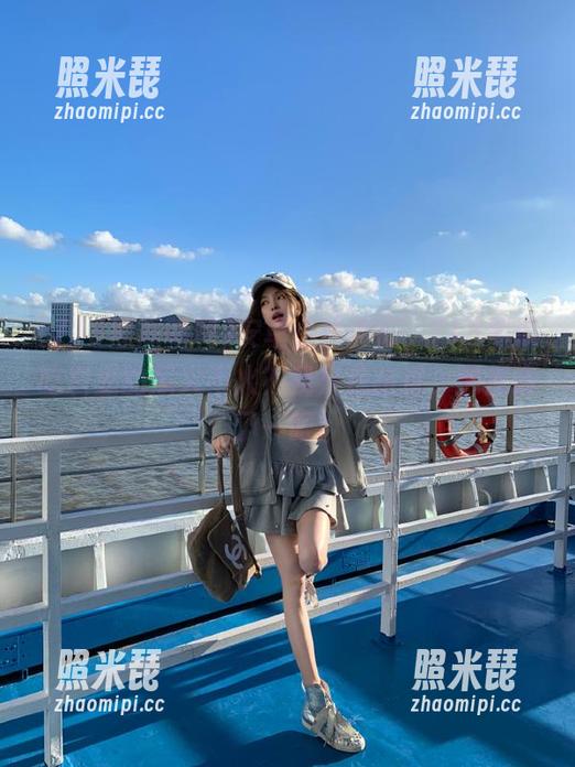 718黑瓜吃料 安卓小伙伴们,718黑瓜吃料里的瓜火不火?我只是路过,顺便瞄了一眼!