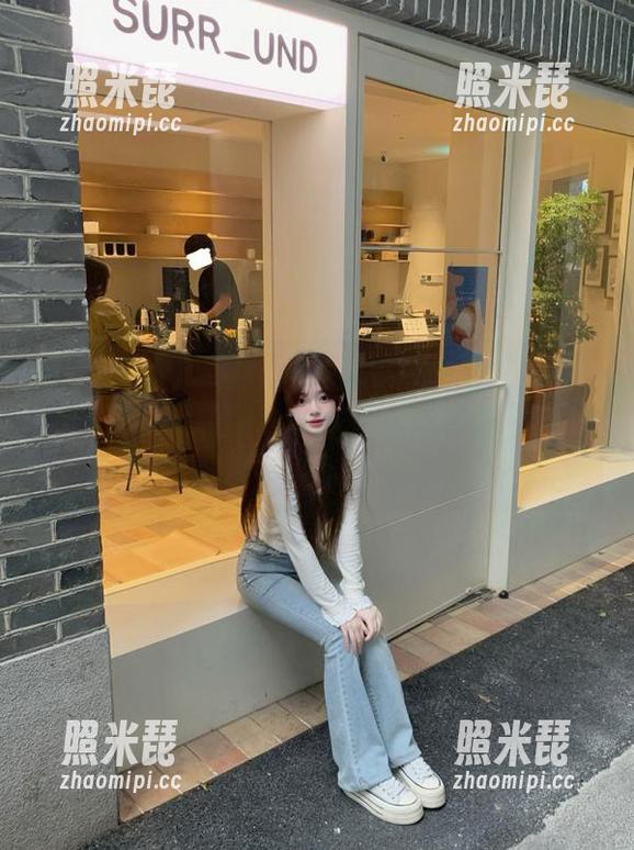 “91吃瓜中心”的传送门，不知道又要给我带来什么奇奇怪怪的八卦。