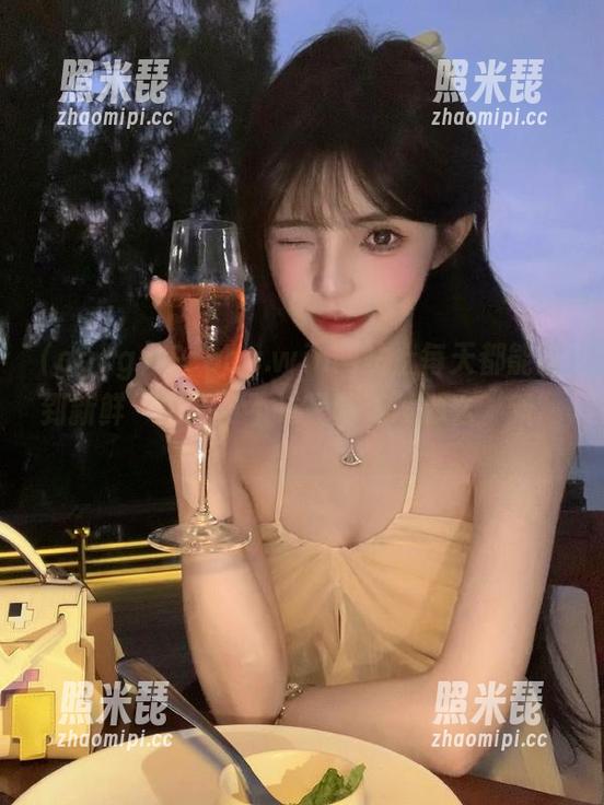 在cgcg.win网站上每天都能吃到新鲜“瓜”，不过是味道没那么“新”。
