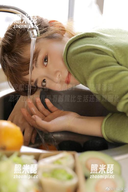 吃瓜91 观看“吃瓜91”的热辣谈资,忍不住觉得八卦有时候比生活还要戏剧化。