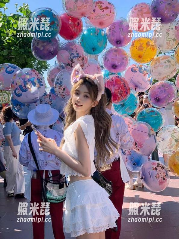在线评论：点开吃瓜网，果然跟朋友讨论的时候嘴巴都停不下来