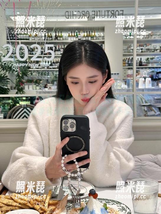 每日吃瓜更新：当网红黑料变成本季最畅销爆款，大家买不买？