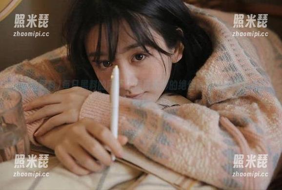 每日黑料 每日黑料的网页:深夜无聊的绝佳陪伴,来点小八卦吧!