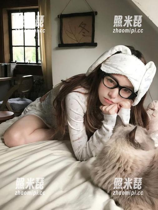 网红黑料 下载网红黑料,别再在旁边吃醋了,瓜比你更动人。
