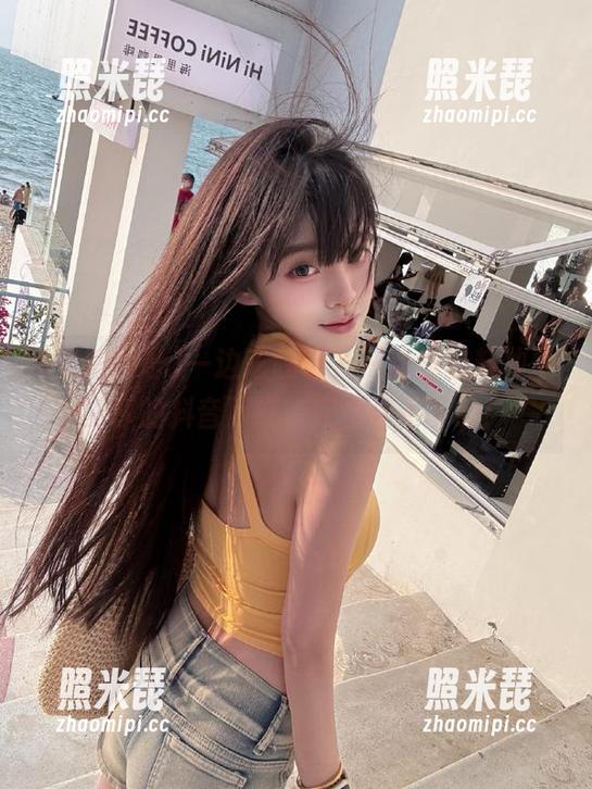 一边吃晚饭，一边看黑料冲哥分享的抖音网红，完全停不下来！