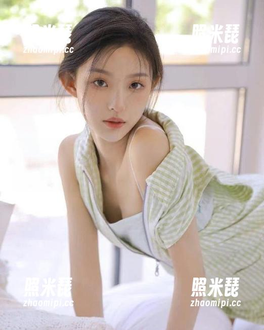 黑料吃瓜网 打开“黑料吃瓜网”入口,今天的热点大瓜量大,快来抢鲜吃吧!