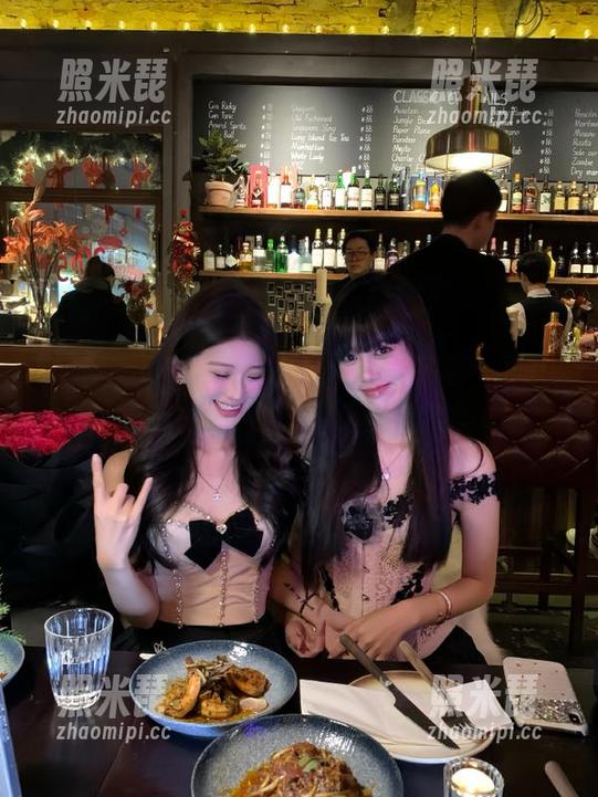 分享瓜汁满满的内容，799.su黑料吃瓜网助你追逐最新八卦快感