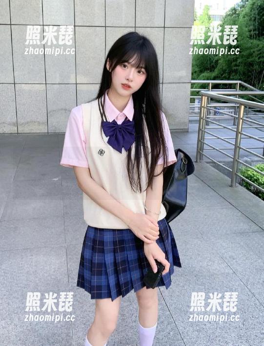 疯狂黑料社区在线，链接奇葩人物的日常，省省你那无聊的心吧！