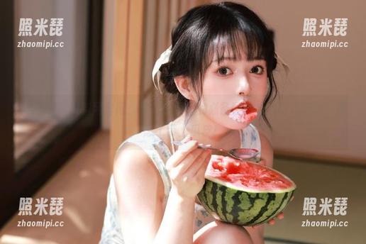 黑料网官网：奇葩瓜田里的必备导航，来这儿吃嘞，别忘了带上瓜皮！