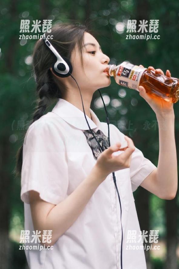 黑料网 在“黑料网”的网页上,永不迷路的八卦猎手!